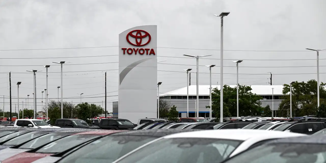 Japan Stocks Surge From Political Shifts. What the Charts Say About Toyota, Nintendo