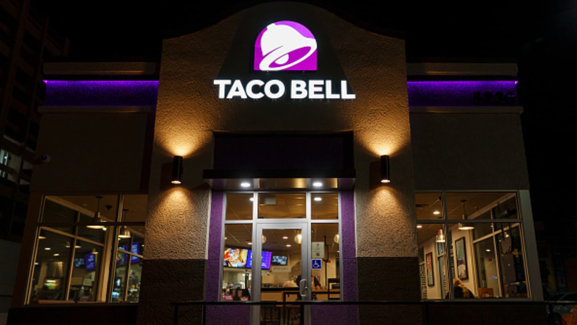 Yum Brands quarterly revenue rises 8%, fueled by Taco Bell and KFC