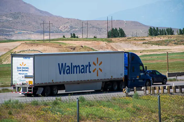 Walmart widens food delivery push with Papa John’s partnership