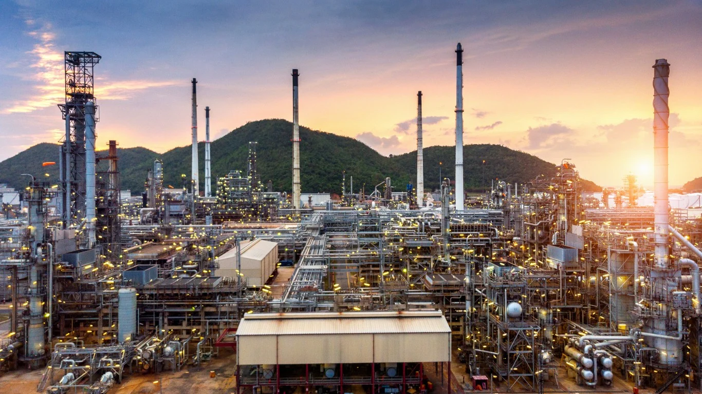 Why Raymond James Sees Marathon Petroleum Reaching $270