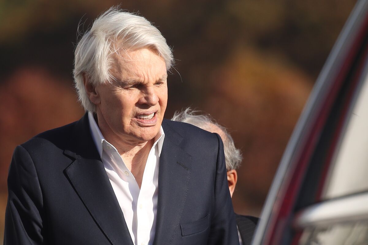 Ex-Abercrombie CEO, Who Had Dementia, Now Fit for Trial, US Says