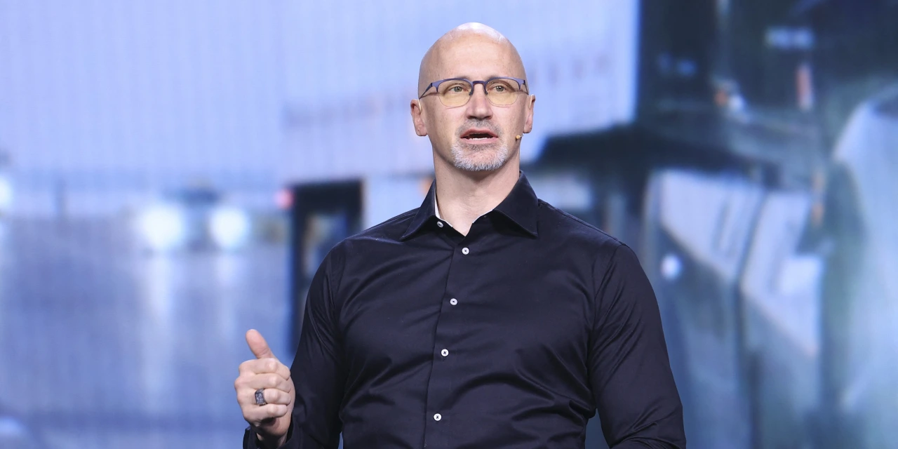 One of Elon Musk’s Old Enemies Joins the Race to Run GM