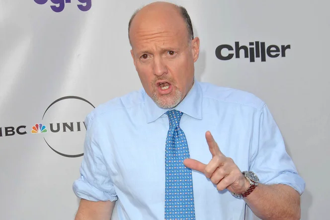 Cramer Urges Investors To Not Panic Over Bank CEOs Saying 'Terrifying' Things: 'They Don't Know...'