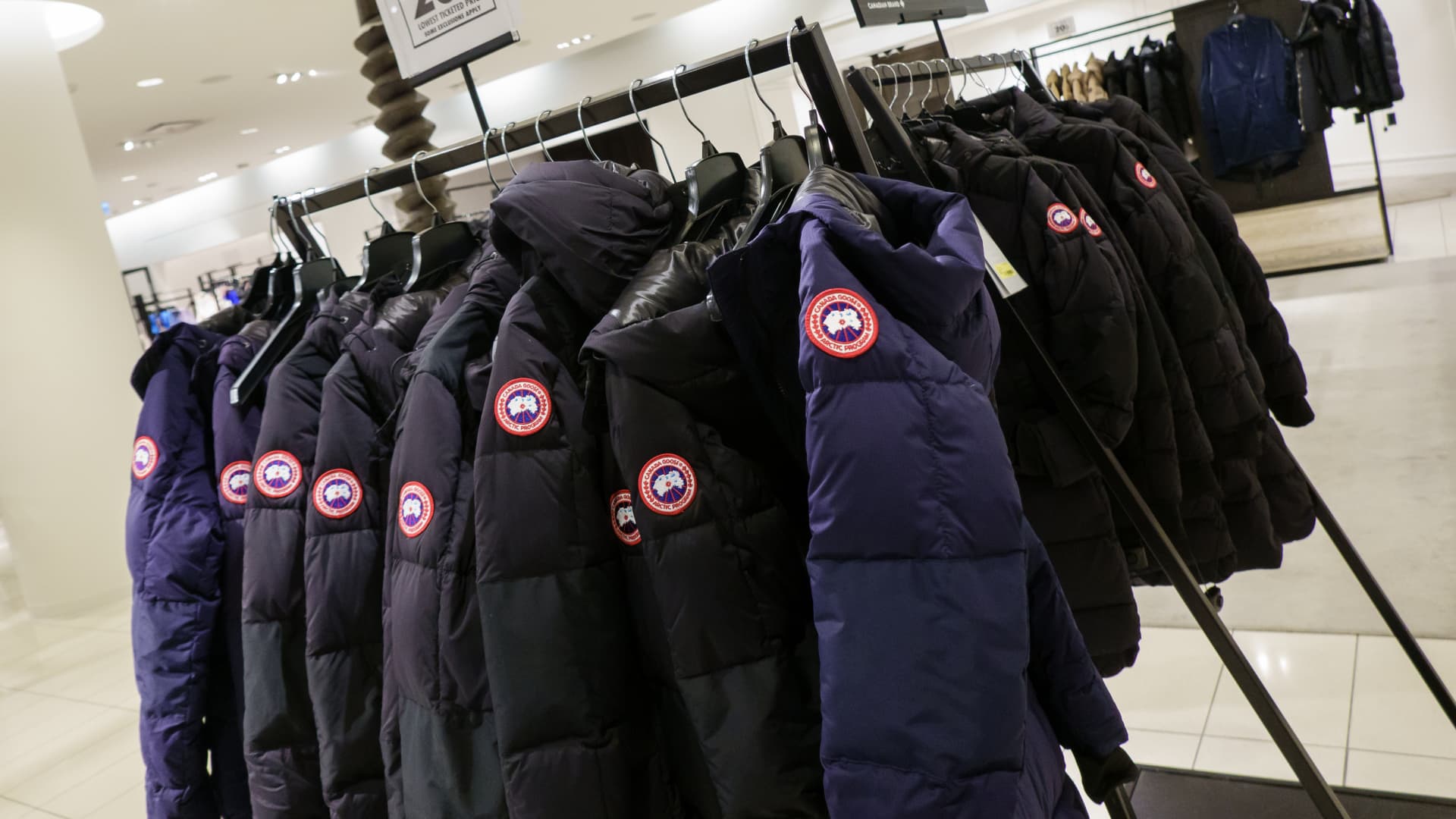Canada Goose beats estimates, pulls full-year guidance on 'macroeconomic uncertainty'
