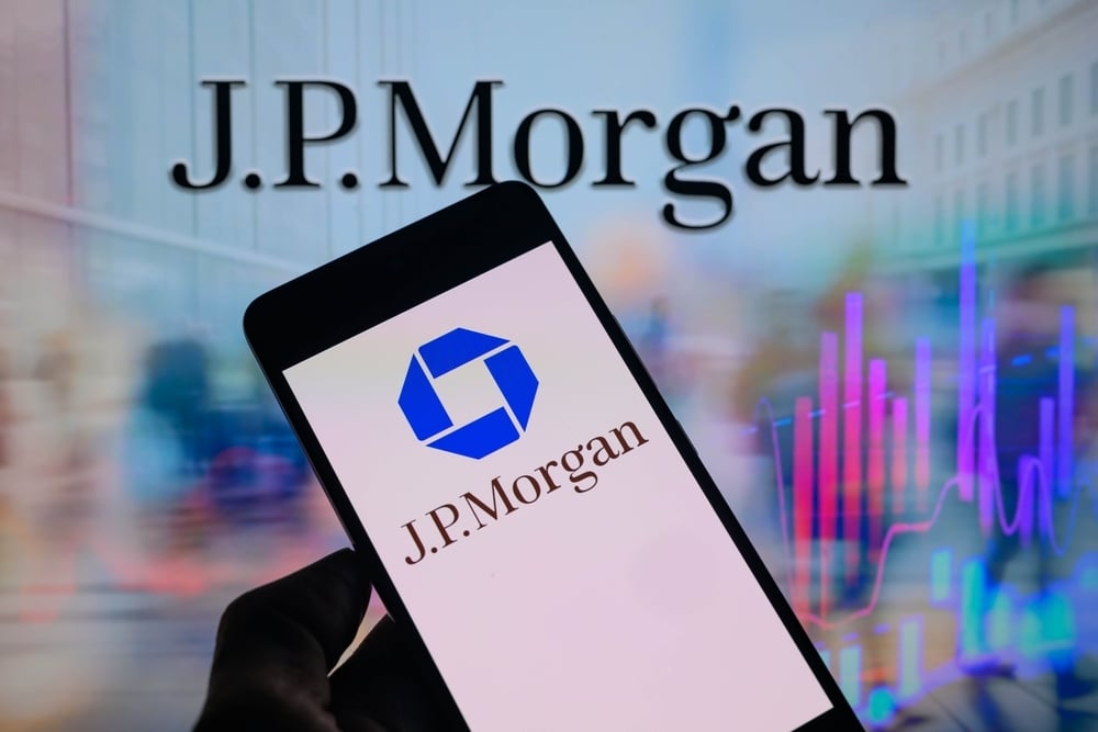 JPMorgan Stock Slips as Traders Shift to Tech Sector