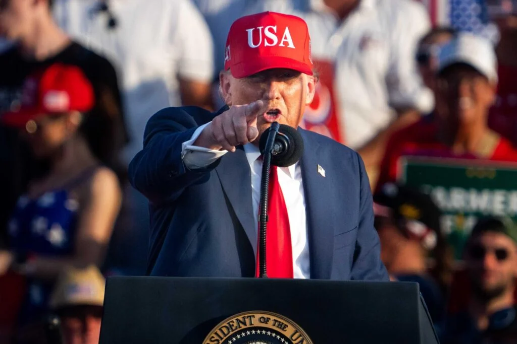 Elizabeth Warren Says 'Convicted Felon' Leveraged Trump Family's Crypto Interests For Pardon: Senator Makes Scathing Comments On Binance Co-Founder