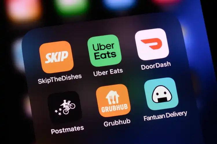 DoorDash drops after Uber and Instacart team up on restaurant delivery platform