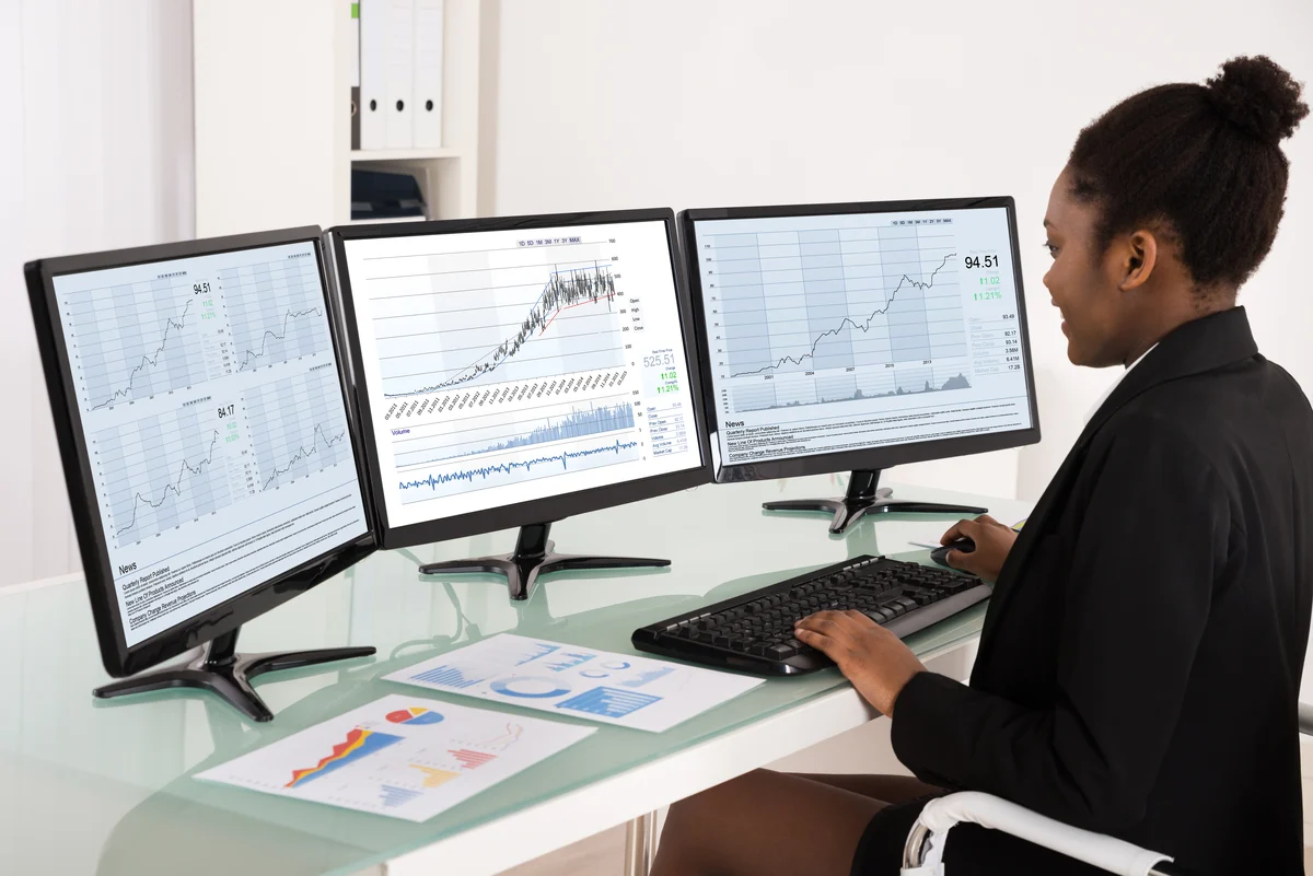 ASML vs. Applied Digital: Which Is the Better Semiconductor Equipment Stock to Own for the Next 1 Year?