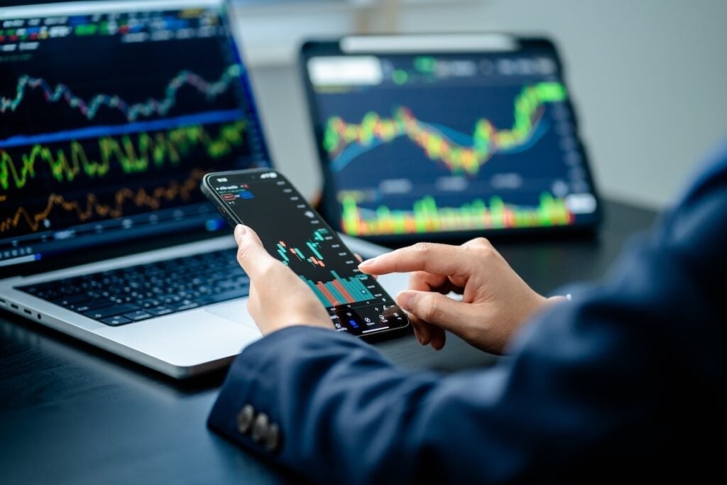 What's Going On With Silicon Motion Technology Stock Tuesday?