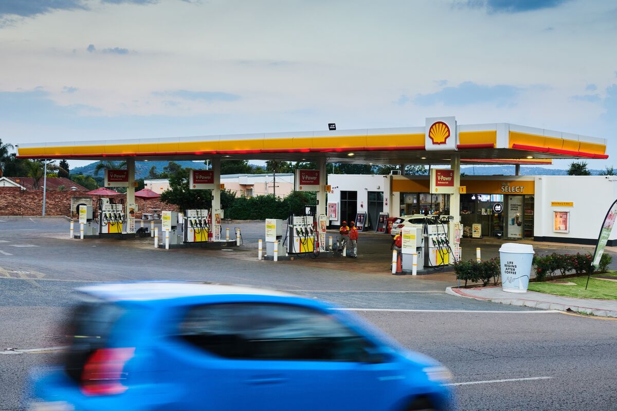 Adnoc in Advanced Talks to Buy Shell’s South Africa Gas Stations