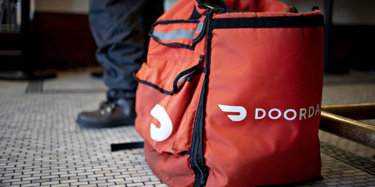 DoorDash’s Competitive Gap With Uber Is ‘Narrowing,’ Analyst Says. The Stock Gets a Downgrade.