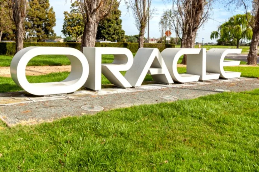 Oracle Stock Is Trading Lower Tuesday: What's Going On?