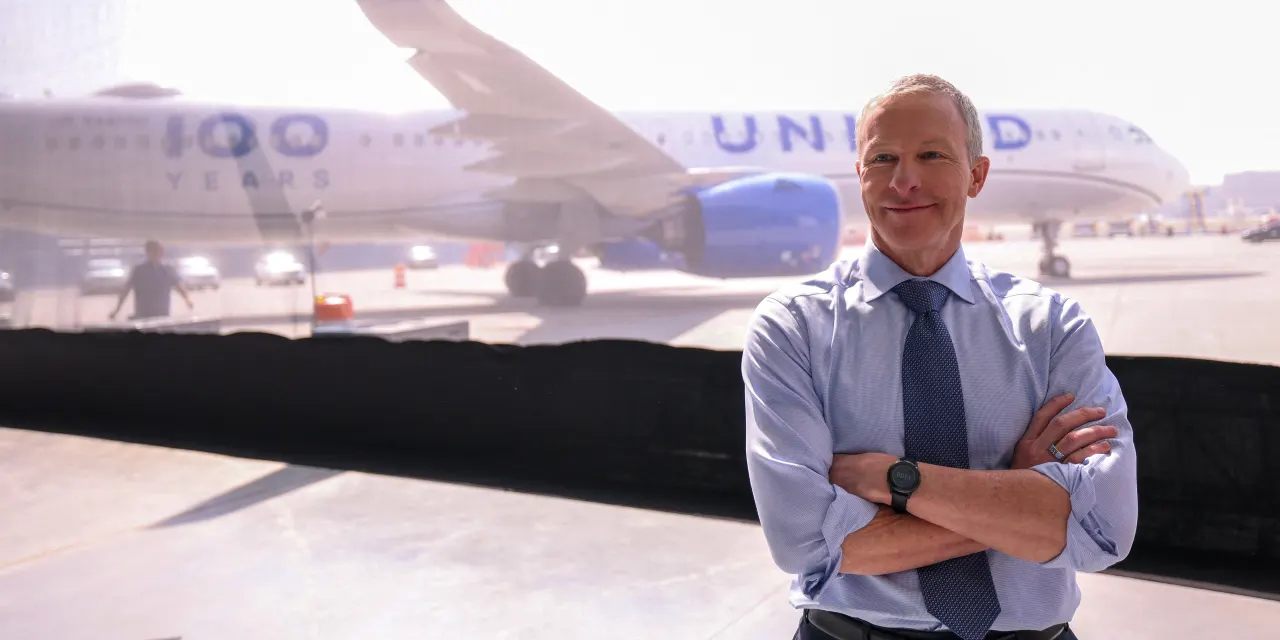 United Airlines reportedly pitched government on American Airlines deal. What the deal would look like.