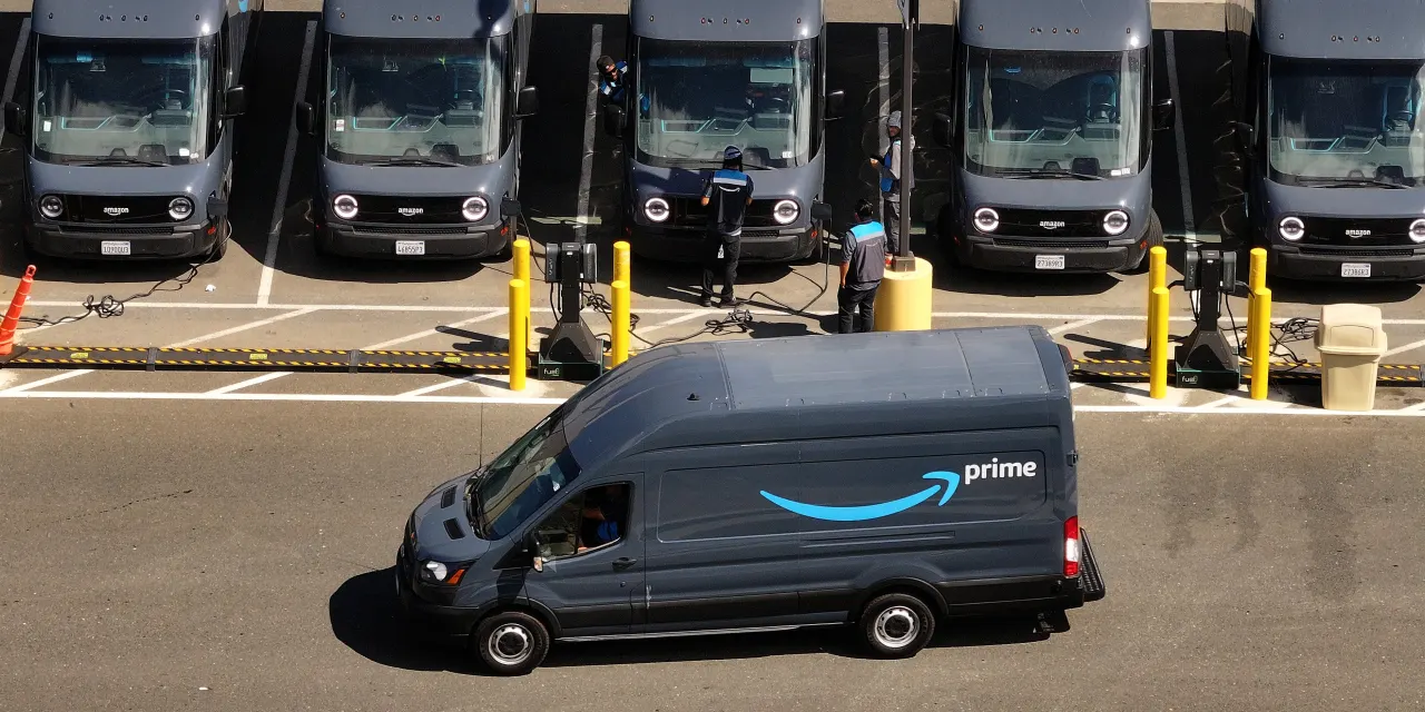 Amazon, USPS strike a deal — showing they still need each other despite threats of big delivery cuts