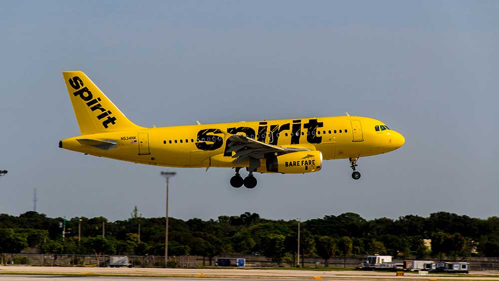 Spirit Airlines Explores Bankruptcy, JetBlue Rallies; Delta Earnings Ahead