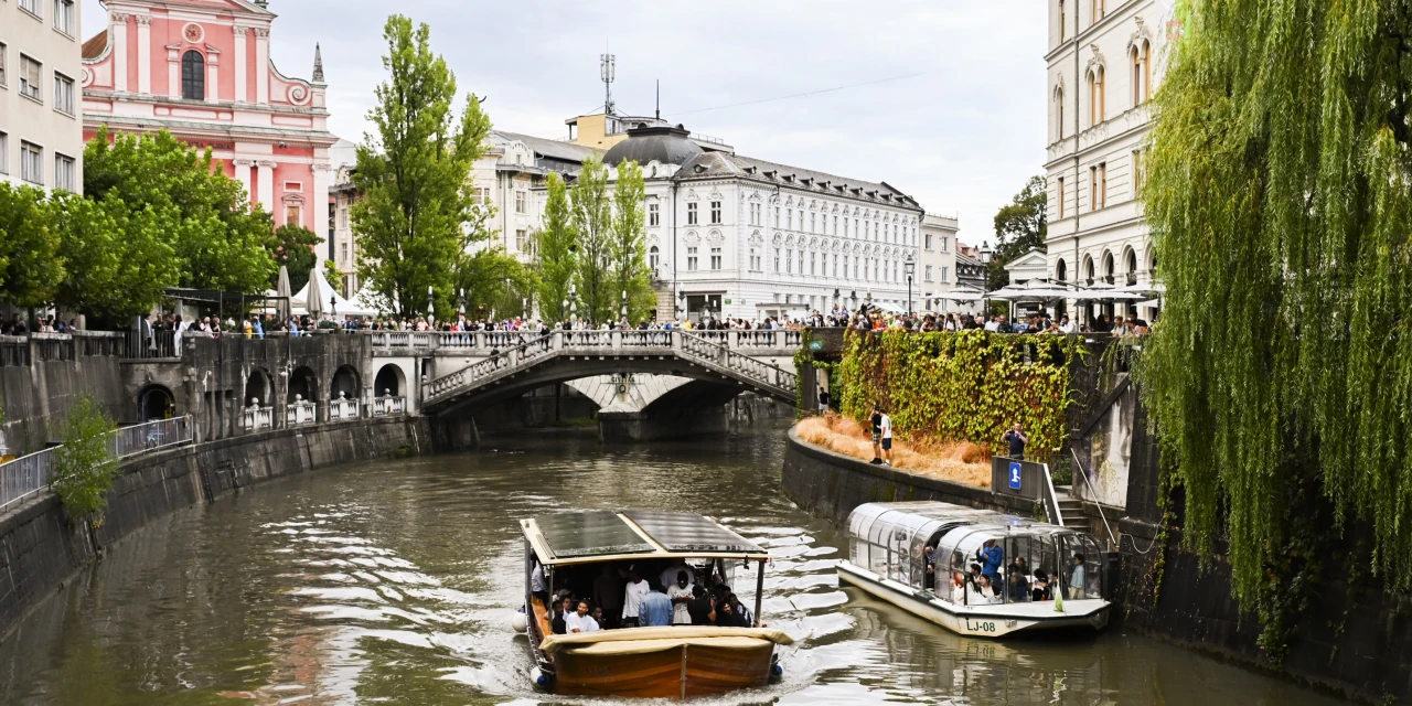 United Airlines Ups Its Bet on Instagrammable International Destinations