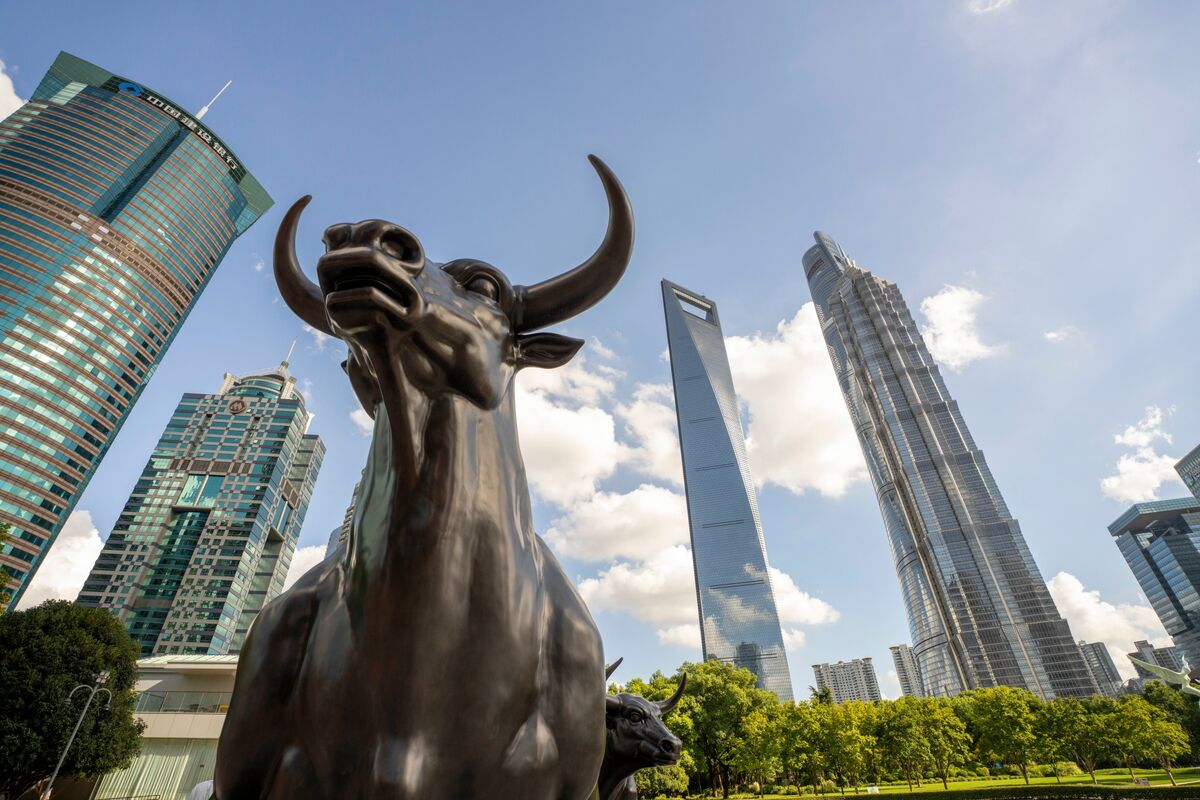 China Internet Stocks Catch an AI Lift as Beijing Warms to Tech
