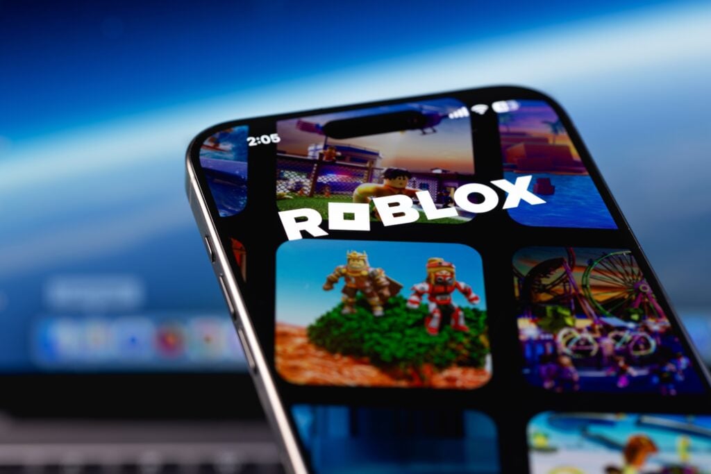 Roblox Stock Plunges 21% After Q2 Report, Analyst Downgrades