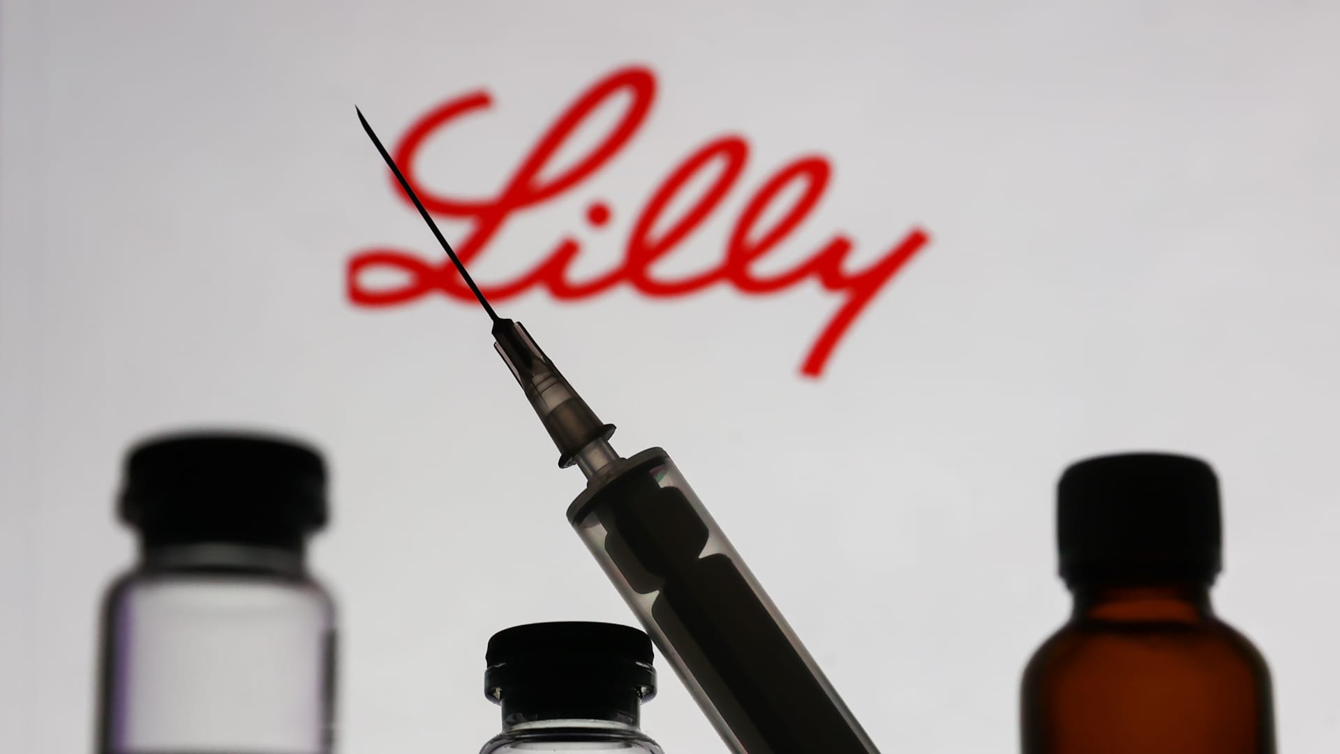 Bank of America boosts price target on Eli Lilly to $500 on obesity drug demand - CNBC