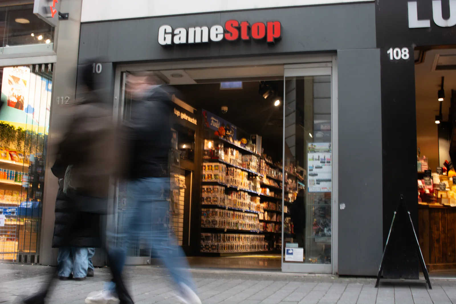 GameStop jumps after Roaring Kitty’s tweet featuring the song “I Will Wait for You”