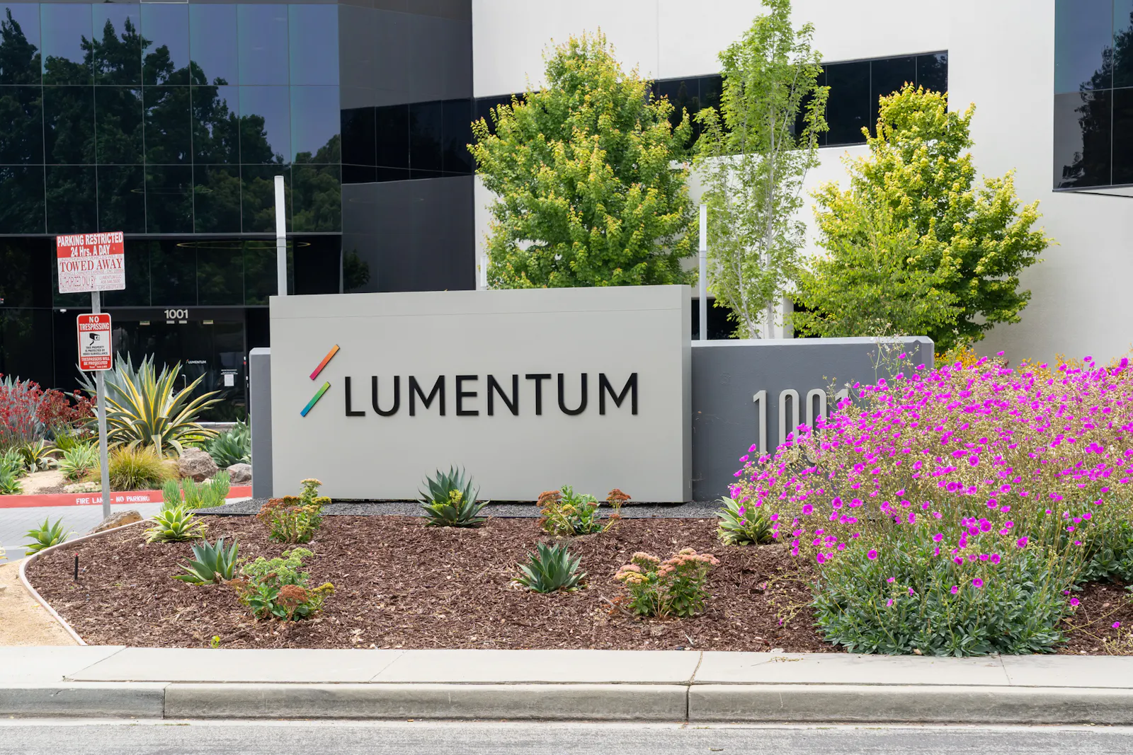 Lumentum jumps on earnings beat and strong guidance