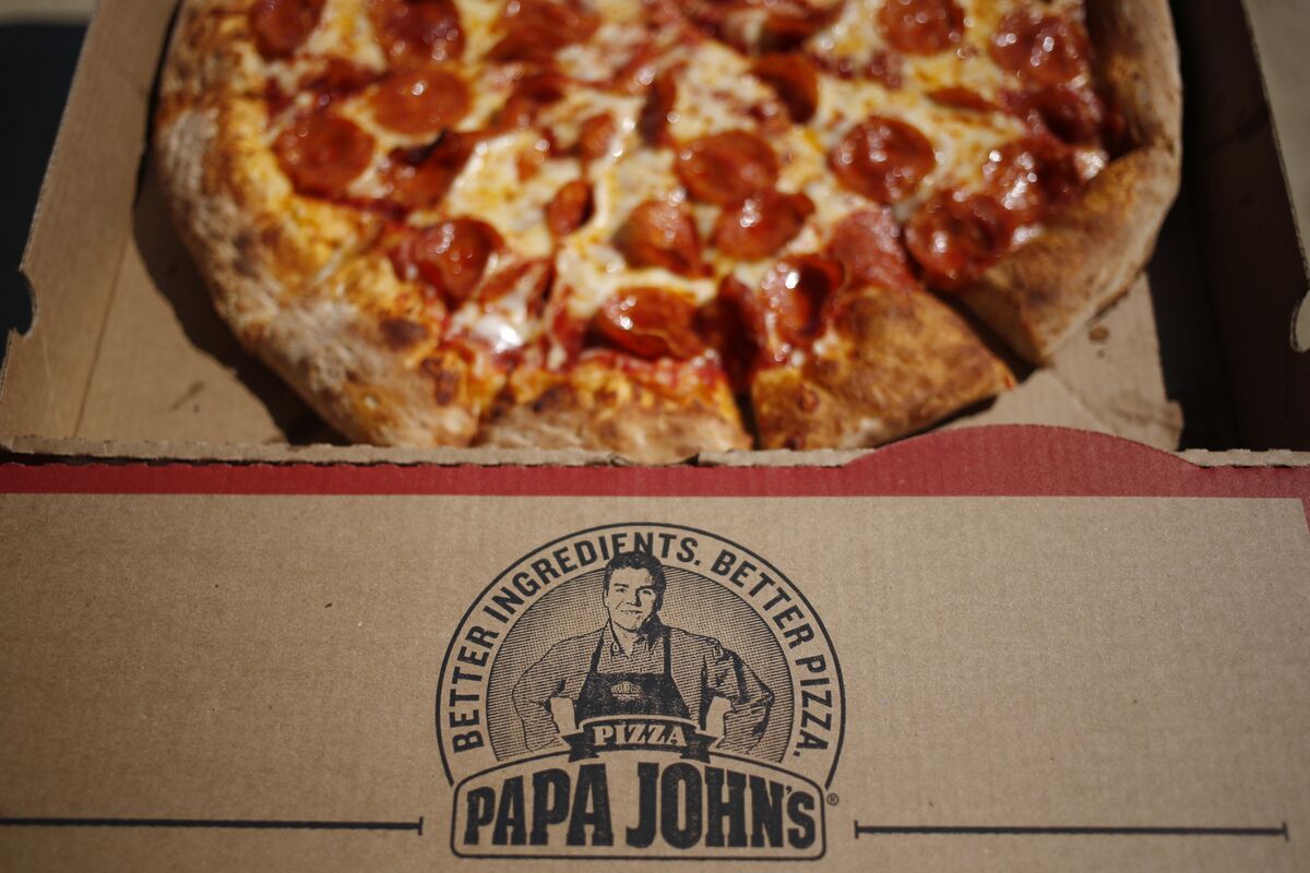 Papa John’s Falls as Frugal Consumers Prompt Guidance Cut