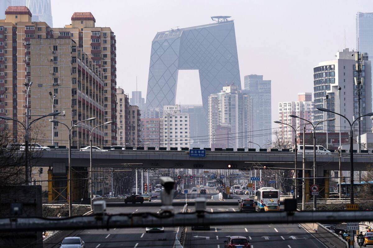 China Outlook Raised to Stable by Moody’s Even as Debt Piles Up