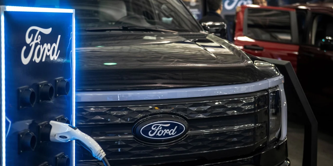Ford Electric-Vehicle Sales Sink After Key Tax Credit Ends