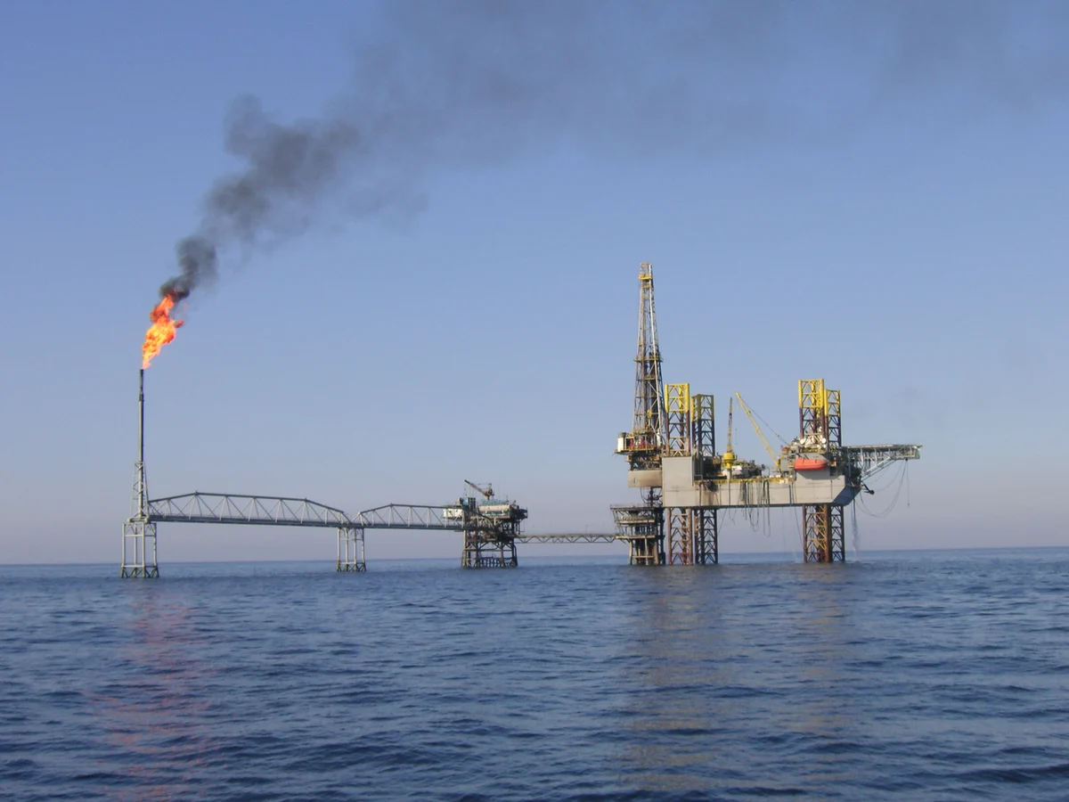 Exxon and Chevron Just Posted a Combined $26.5 Billion Profit -- Here's the One I'd Buy Right Now