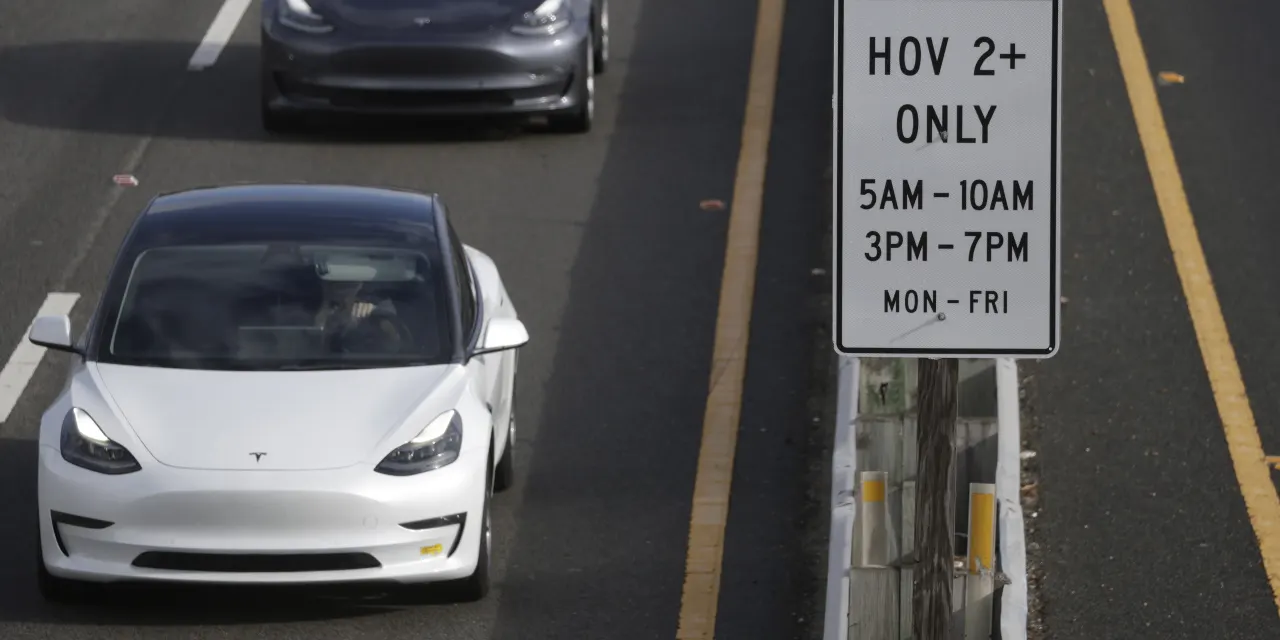 Tesla just hit a ‘symbolic’ self-driving milestone. Real-world success will be tougher.