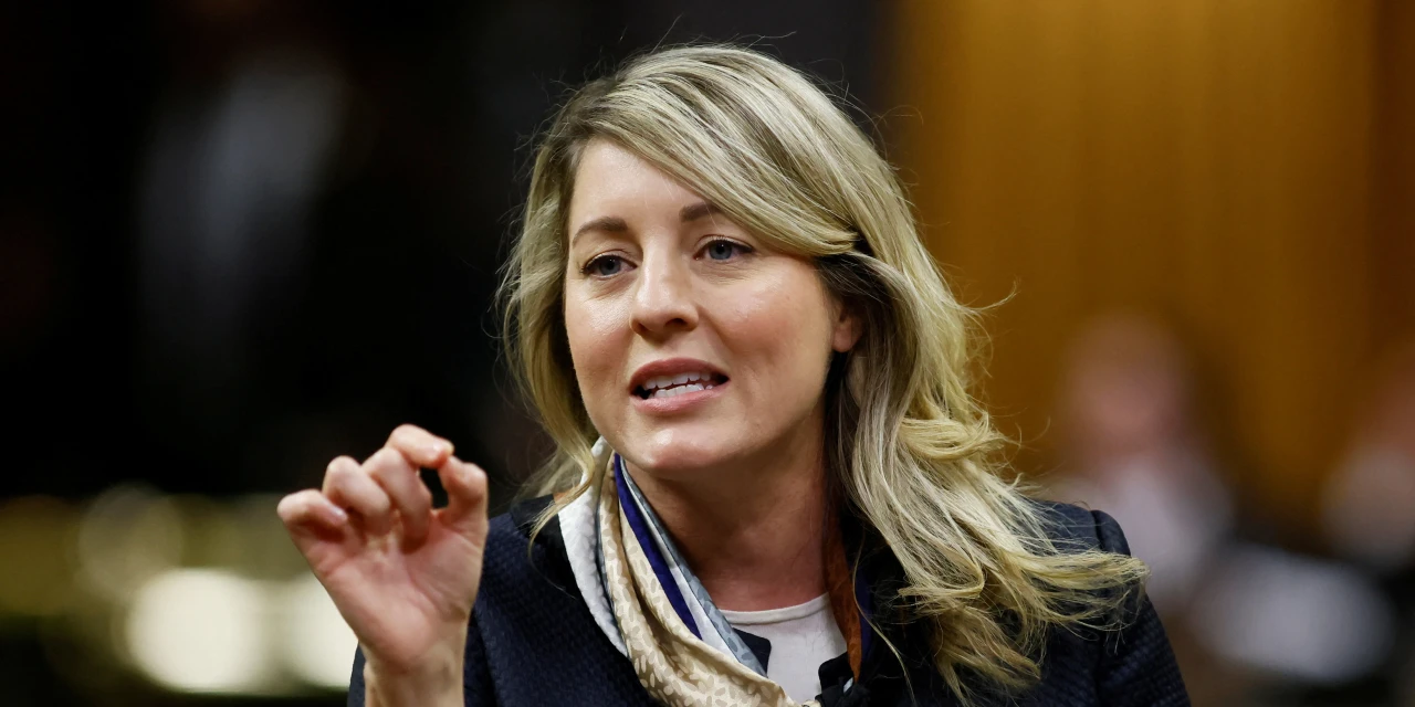 Canada to Claim Stellantis, GM Owe Hundreds of Millions to Government