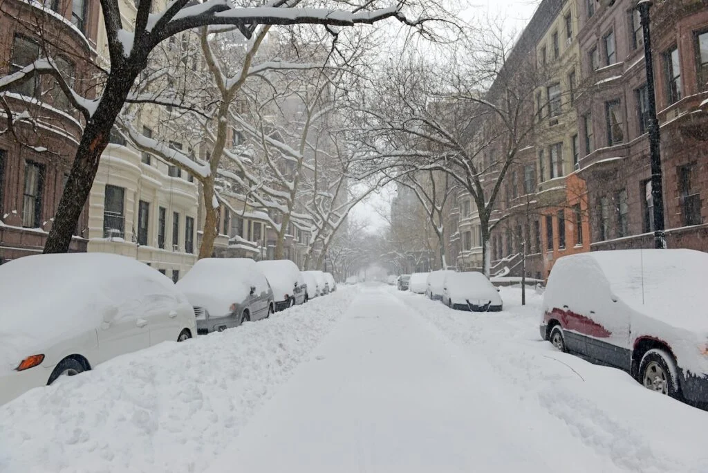 Americans Are Betting On How Much It's Going To Snow In NYC, DC As Winter Storm Fern Paralyzes Normal Life
