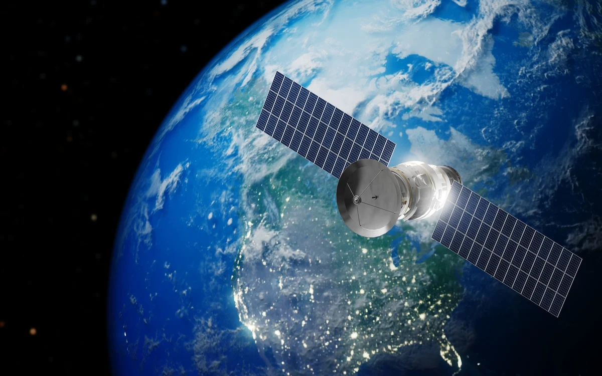 Before You Invest in SpaceX, Consider This Top Competitor