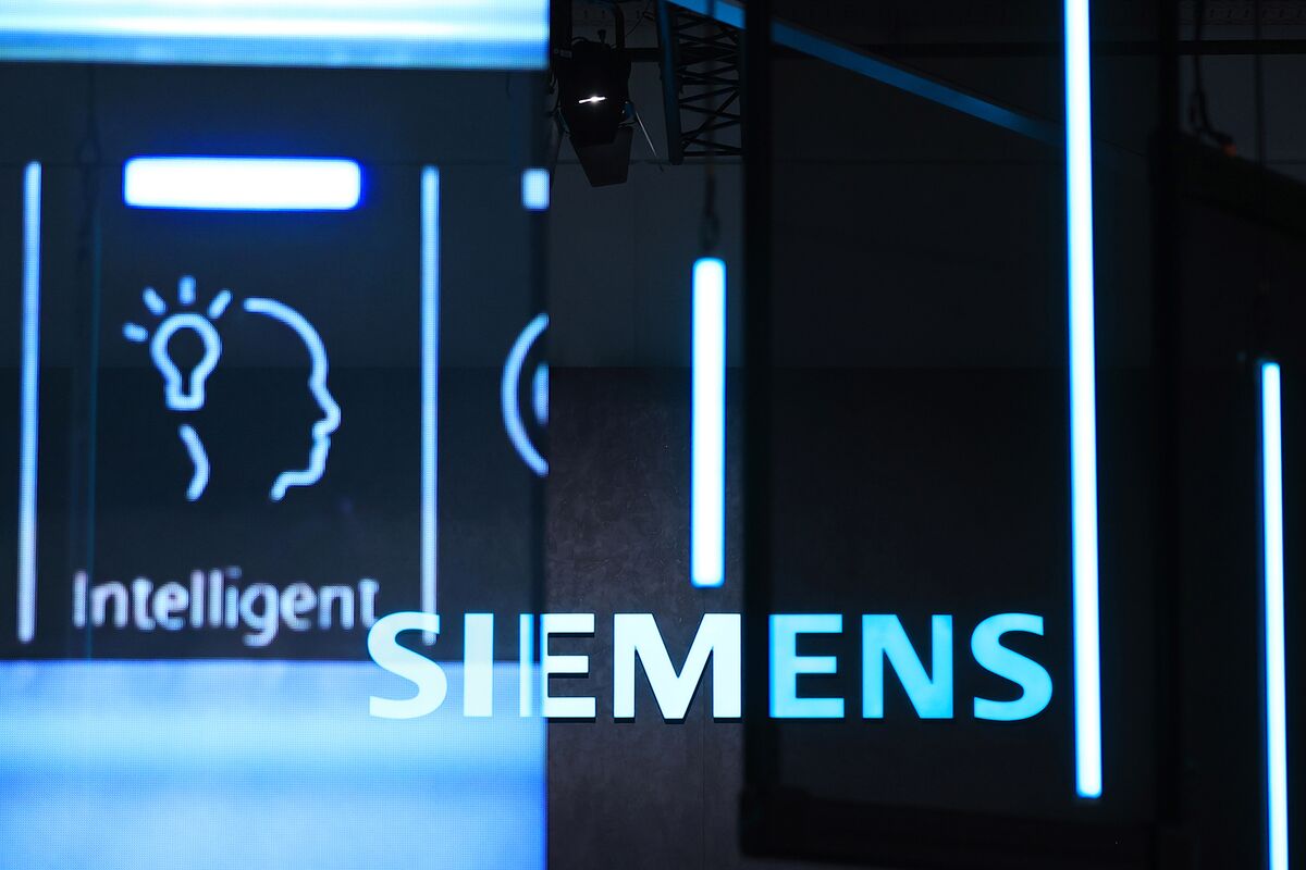 Siemens Says Industry’s Demands Keep It Safe From AI Disruption