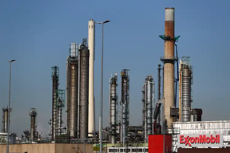 Exxon leads industry fight against UN talks seeking cap on plastic production