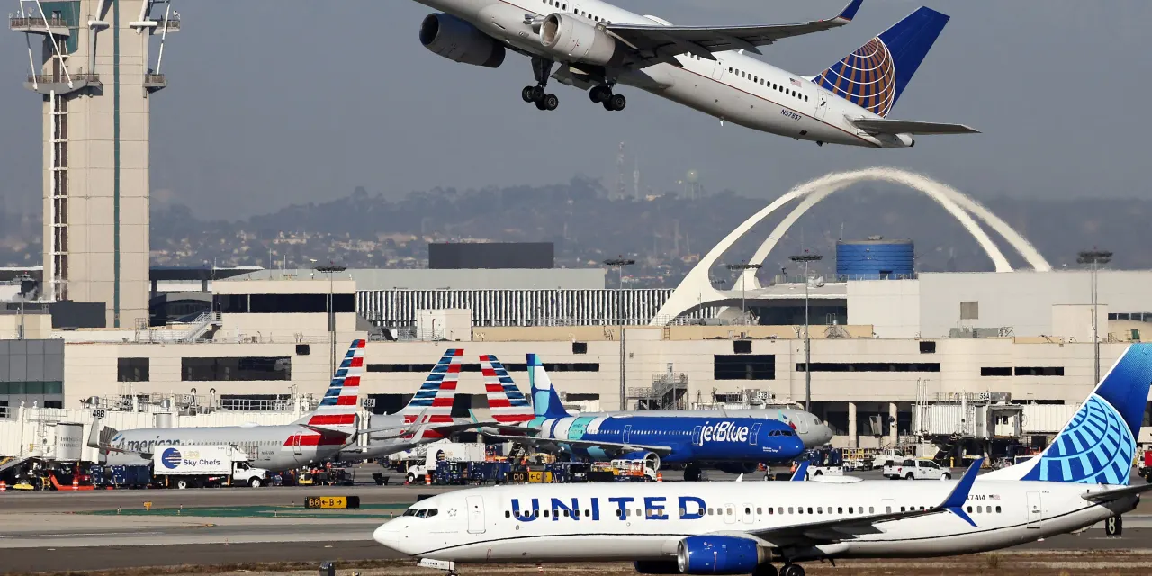 Get ready for the ‘Year of Starlink’ as airlines battle over superfast WiFi
