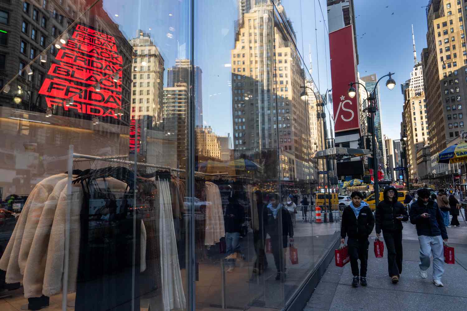 Top Stock Movers Now: Intel Rises, Nvidia and Oracle Slip; Bitcoin Price Near $92,000