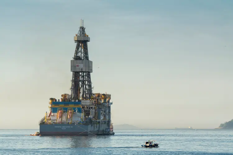 Transocean to dispose of several rigs, take $1.9B charge in Q3