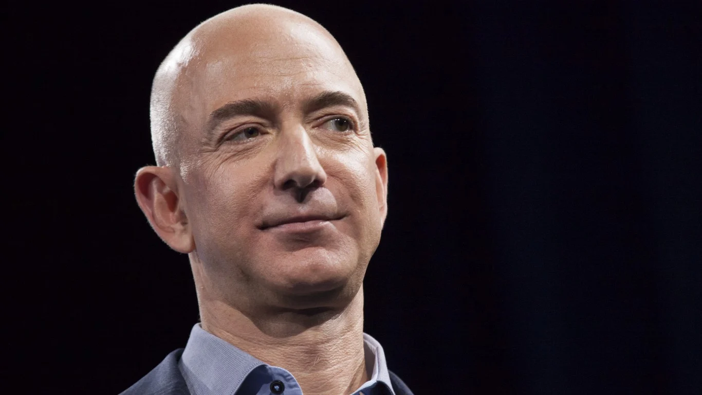 From Bill Gates to Tim Cook: 7 Iconic CEOs Who Chose Executive Chair Over Retirement