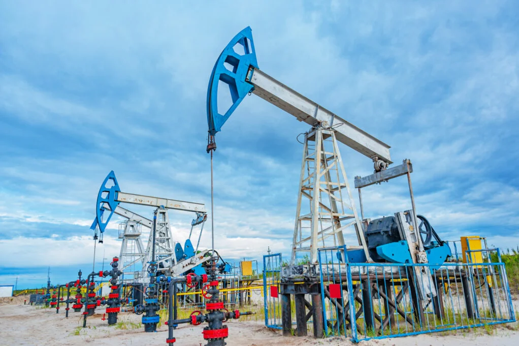 Crude Oil Down Over 2%; Pfizer Shares Gain After Q1 Earnings