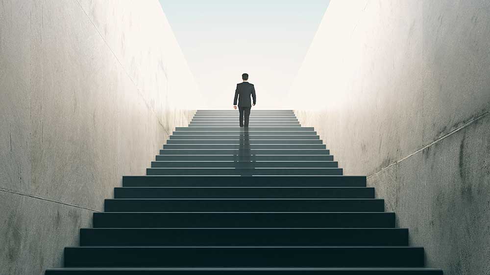 Dow Jones Futures: Stock Market Moving Toward Highs; CrowdStrike, American Eagle Lead Earnings Movers Late