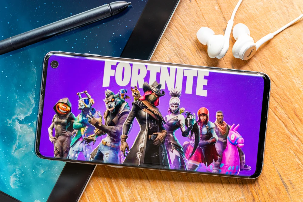 Google Fights Fortnite Maker's Play Store Changes Amid Antitrust Battle: What's at Stake? - Alphabet - Benzinga