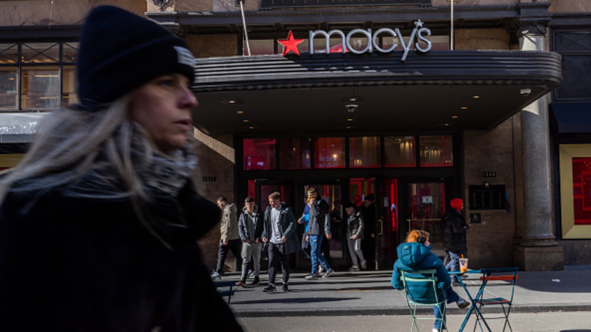 Macy's posts strongest Q1 growth in four years, raises guidance despite consumer worries