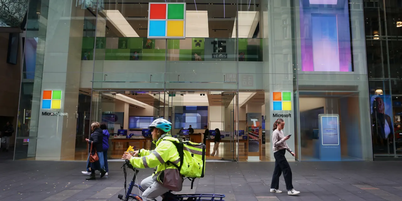 Is It Time to Sell Microsoft Stock? Why This Analyst Is Warning Investors to Exit.