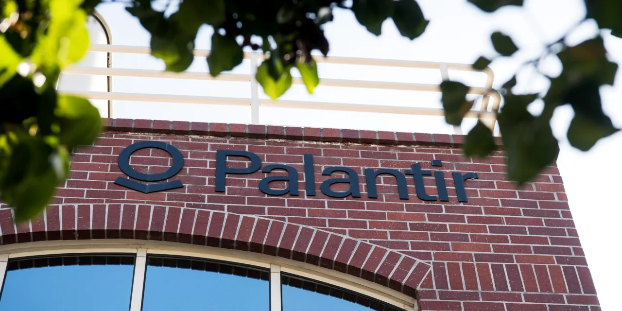 Palantir Stock Is in the Red This Year. Why Analysts Say It’s Still an AI Winner.