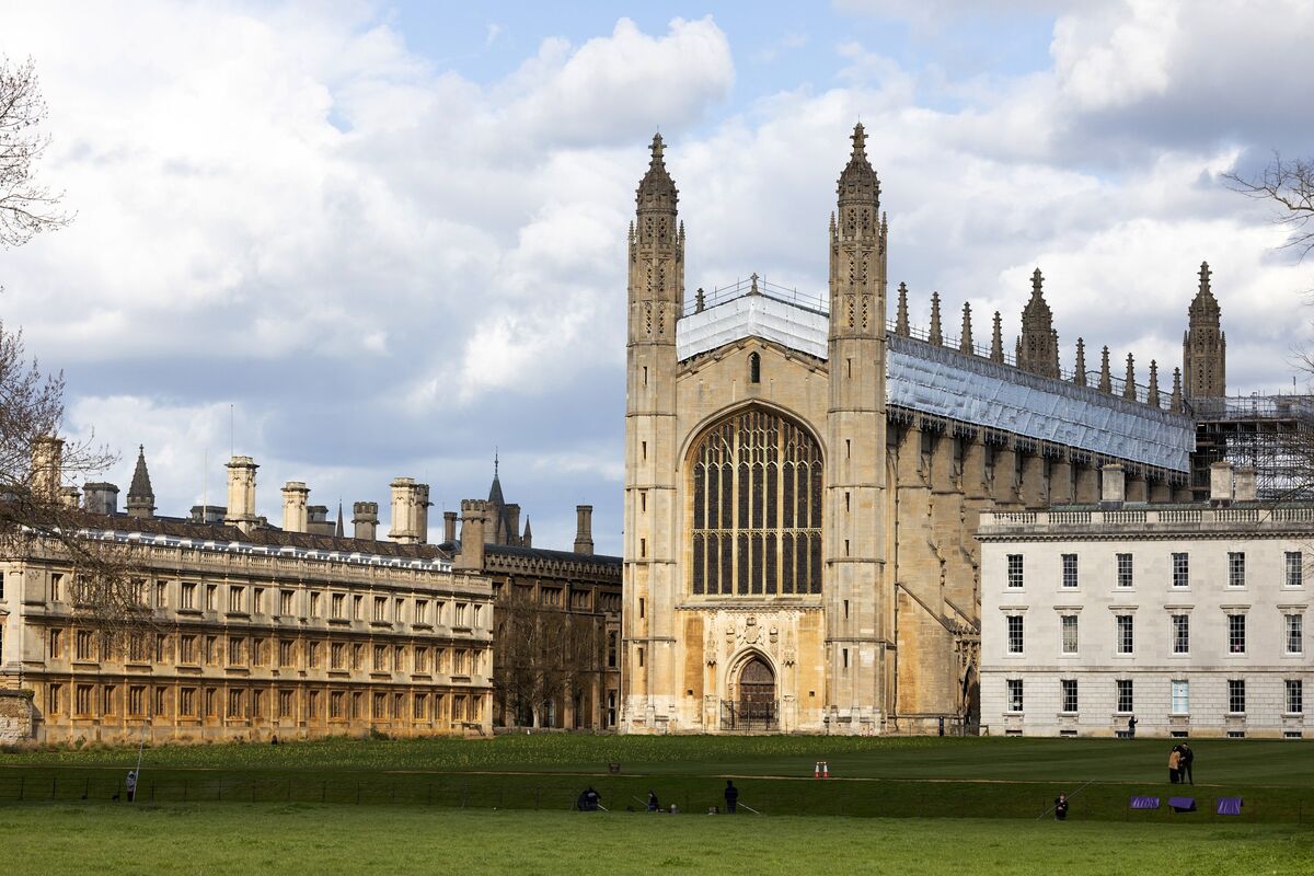 HSBC, Barclays Among Banks Set to Lose Cambridge University Cash