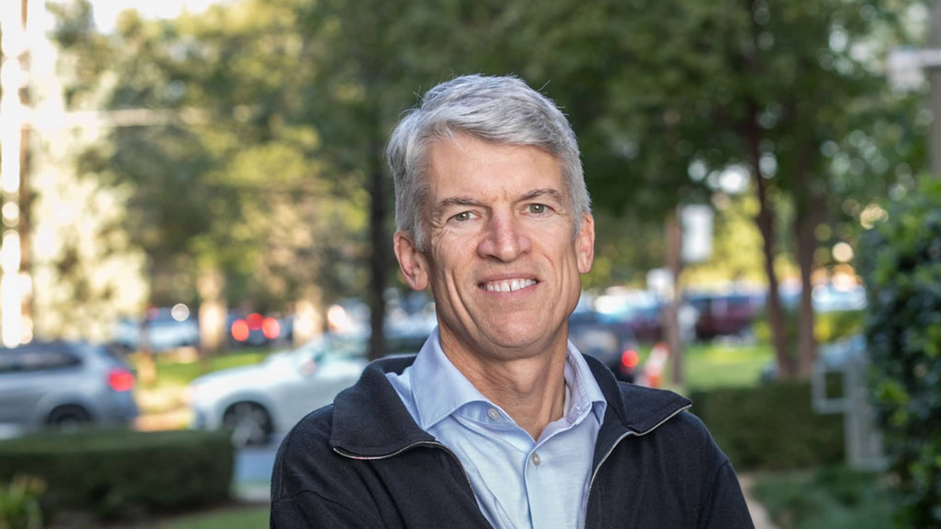 This doctor raised $130 million from Michael Dell, Jim Breyer and others to try to fix health care