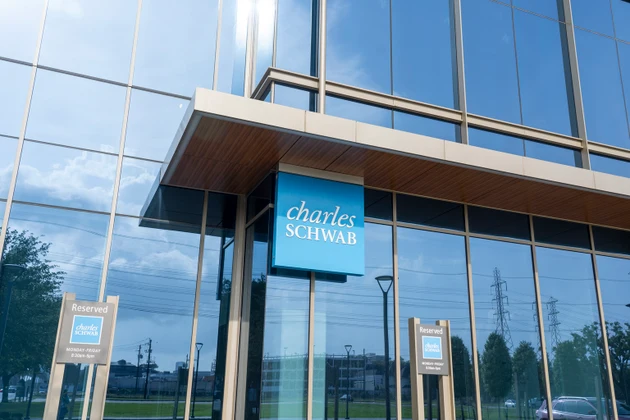 Schwab unveils spot crypto trading for retail clients