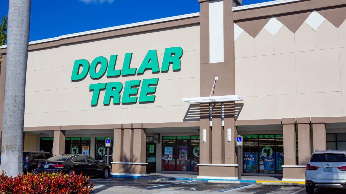 Buy Groceries at Dollar Tree or Dollar General? Why Some Communities Are Revolting - Yahoo Finance