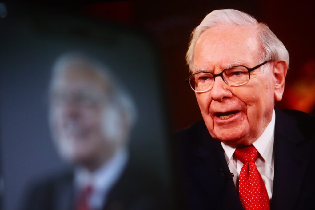 BREAKING: Warren Buffett Steps Down as Berkshire's Chair — Son Howard Takes to Succeed, Greg Abel Remains CEO